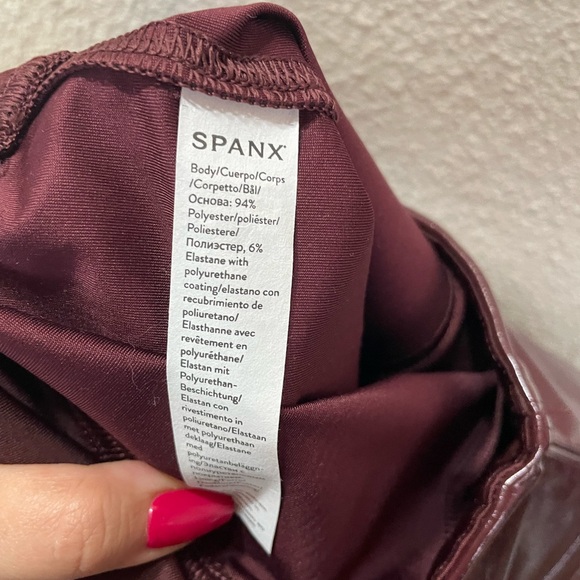 Spanx Ruby Red Faux Leather Leggings size Small Petite New - Picture 8 of 9
